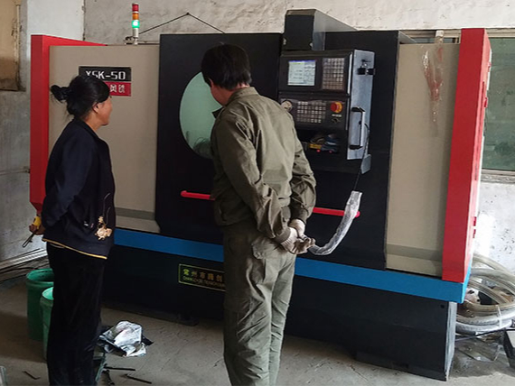 汽車(chē)柴油加熱器主軸螺桿數(shù)控銑床（遼寧）